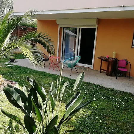 Lovely & Garden - Pres Des Plages Apartment