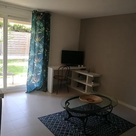 Lovely & Garden - Pres Des Plages Apartment